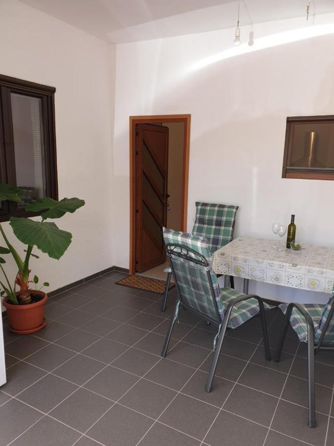 Vito Apartment Starigrad Exterior photo
